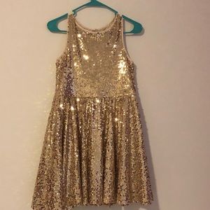 Gold sequins dress🥴